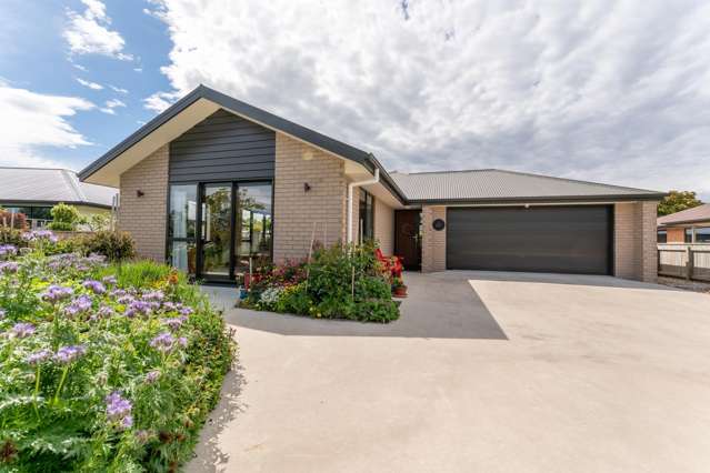 A Peaceful Hideaway with Modern Appeal