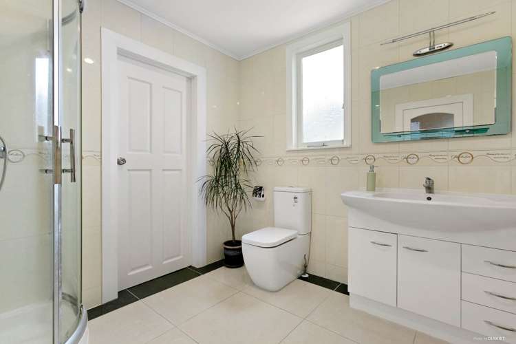 1034 New North Road Mount Albert_24