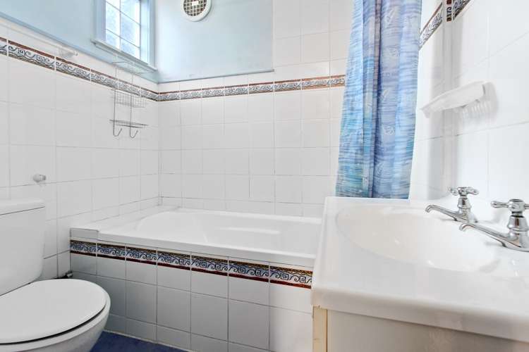 624 Huia Road Parau_16