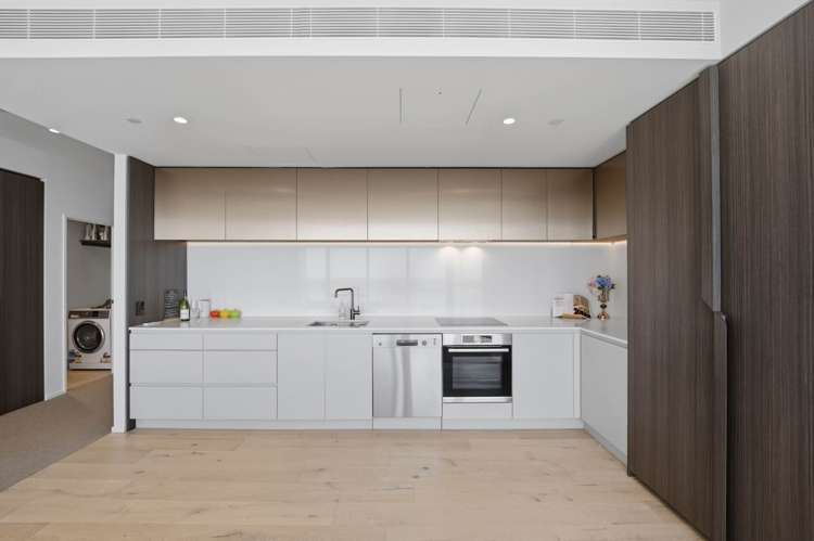 2801/10 Commerce Street City Centre_14