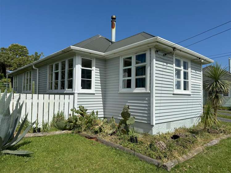 81 Fitzgerald Street Cobden_21