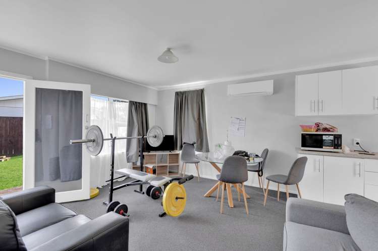 38A & 38B Anthony Crescent Bader_6