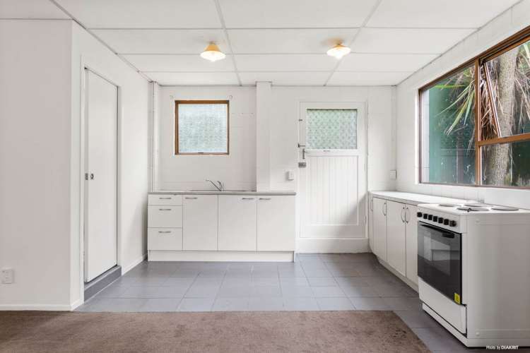 39 Laburnum Road New Windsor_15