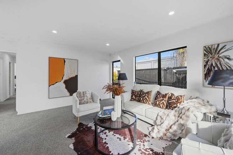 2/80 Kenderdine Road_4