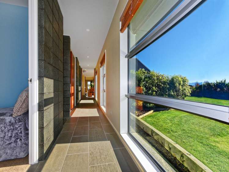 14d Mulholland Drive Darfield_11