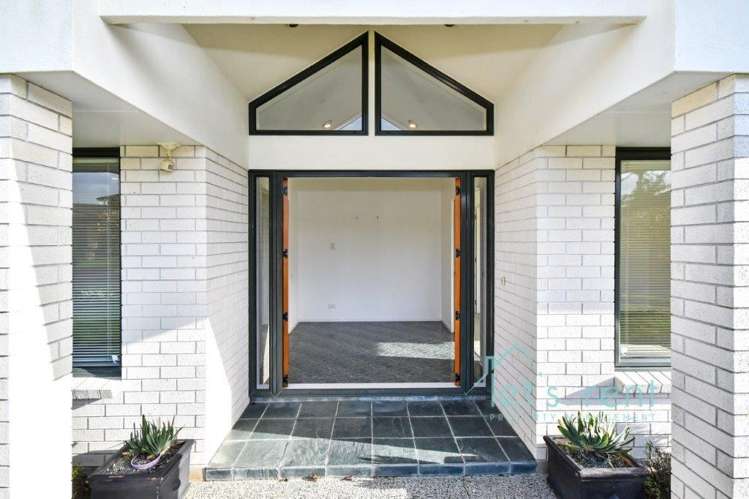 2 Pat O'Connor Place 10699_3