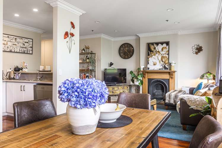 4F/28 Wellesley Street East_5
