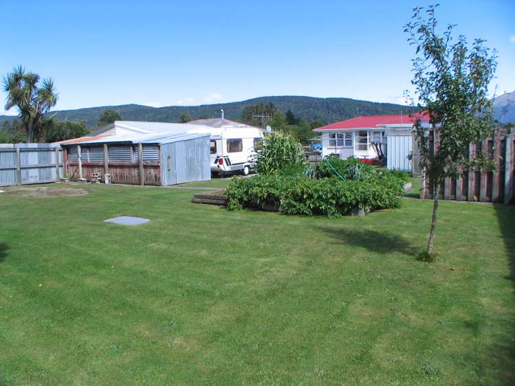 16 Freestone Place Manapouri_17