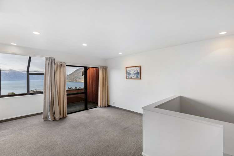 35b Wynyard Crescent Fernhill/Sunshine Bay_7