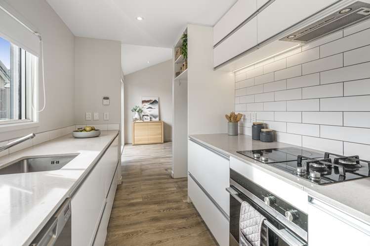 1 Mikoikoi Crescent Mangere Bridge_9