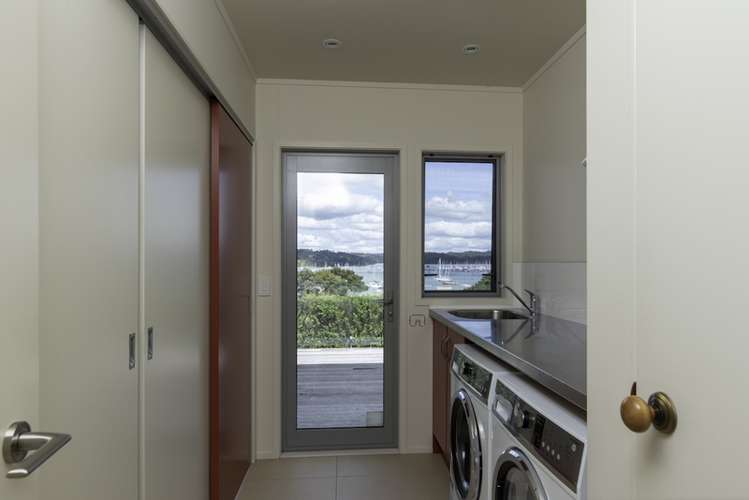 5c Deeming Road Russell Surrounds_12