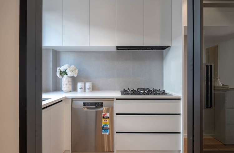 14 Headsail Drive Long Bay_11