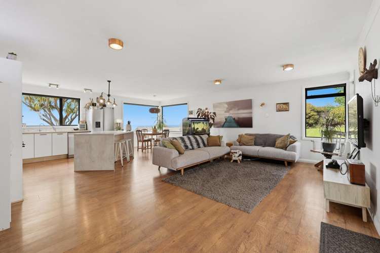 8 Ellersley Street Halfway Bush_4