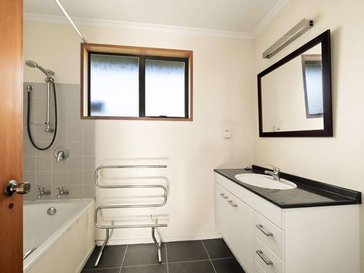 22 Halkirk Street Karitane_24
