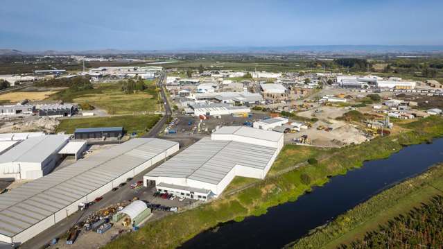 Large 6186m&sup2; Whakatu Warehouse