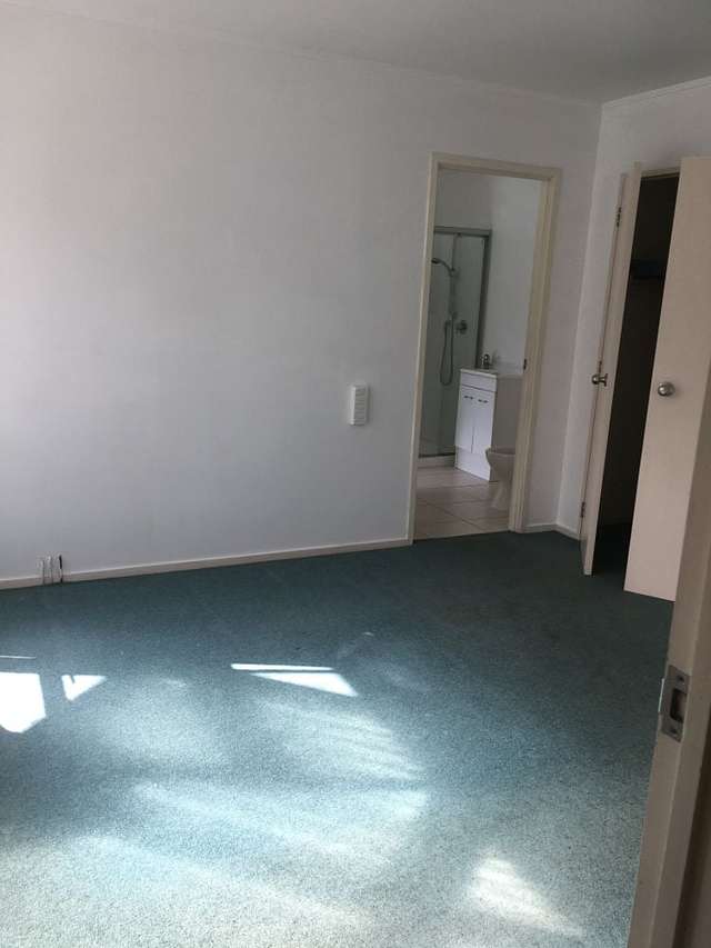 2/70 Seaview Road Glenfield_2