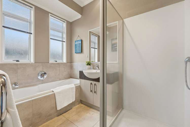55 Coachman Drive Flat Bush_17