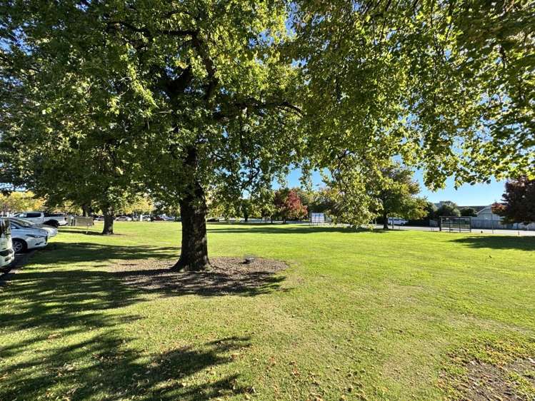 4/1 Show Place Addington_10