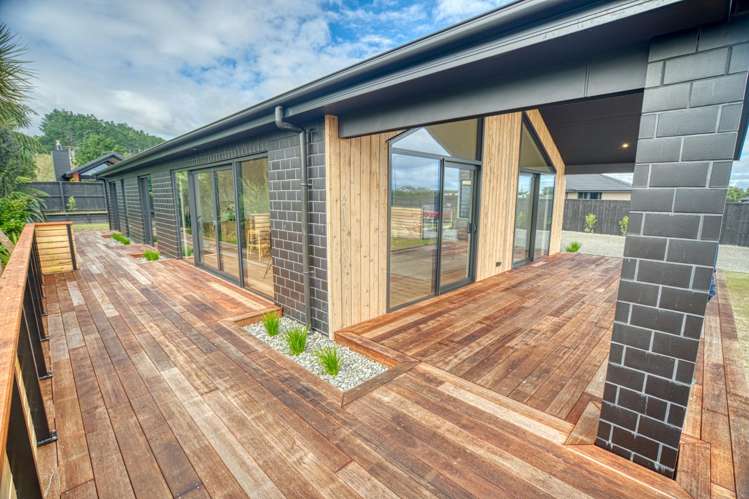 61 Ashley Drive Paroa_26