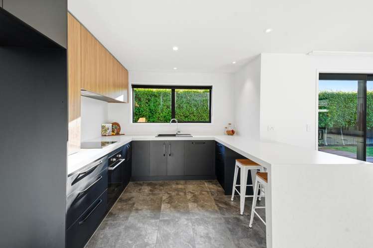 71 Sunline Avenue Lincoln_7