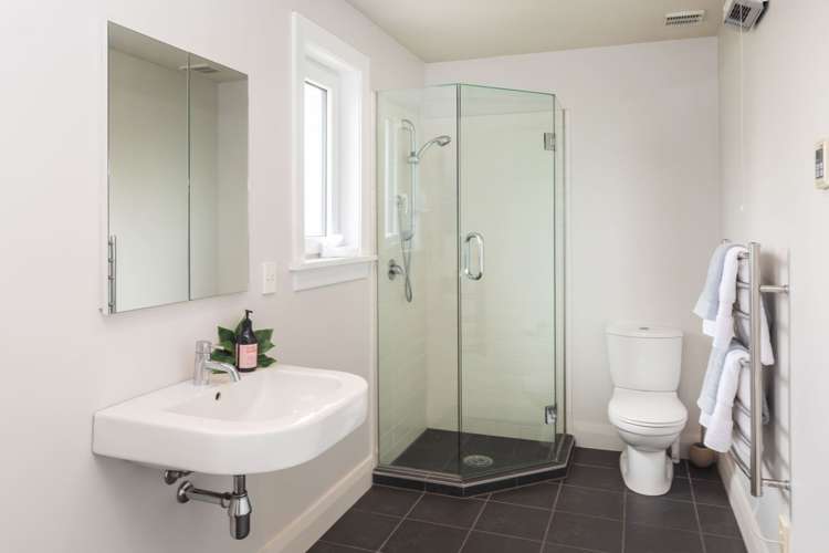 11 Lloyd Street Strowan_25