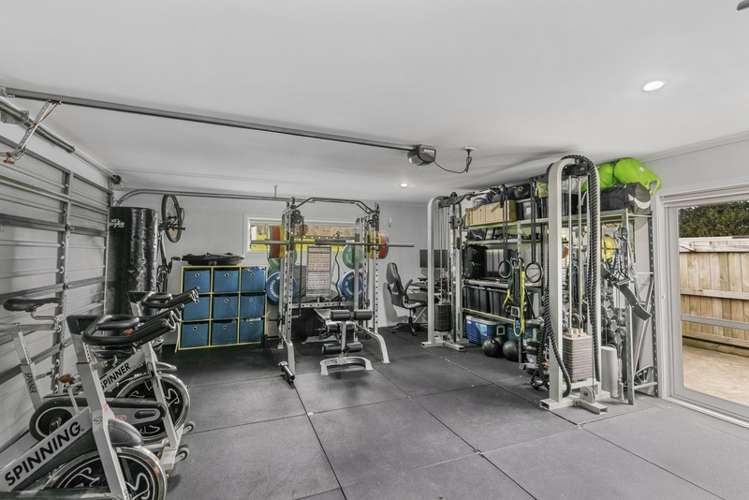 1398 High Street Taita_12