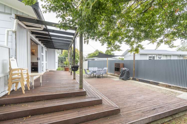 23 Susan Place Deanwell_12