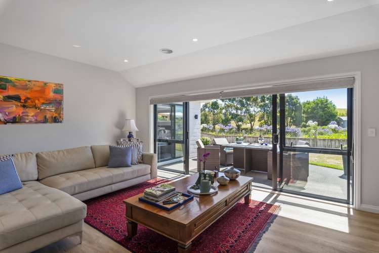 176 Milne Drive Paraparaumu_11