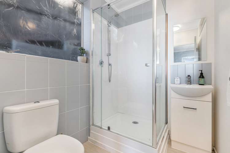 25 Duncansby Road Stanmore Bay_21