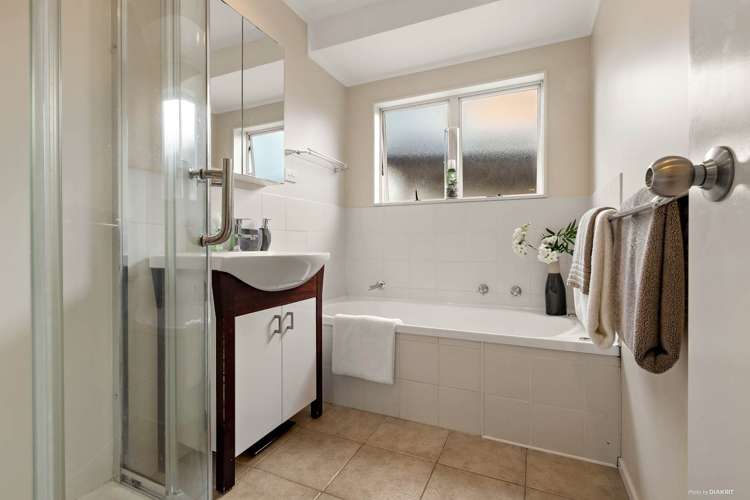 1 Midvale Place Pakuranga Heights_10