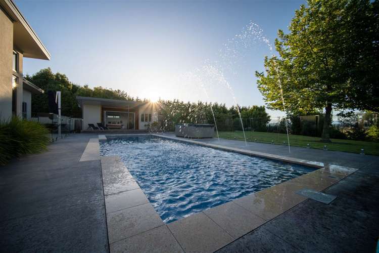 354 Bridge Valley Road Wakefield_19