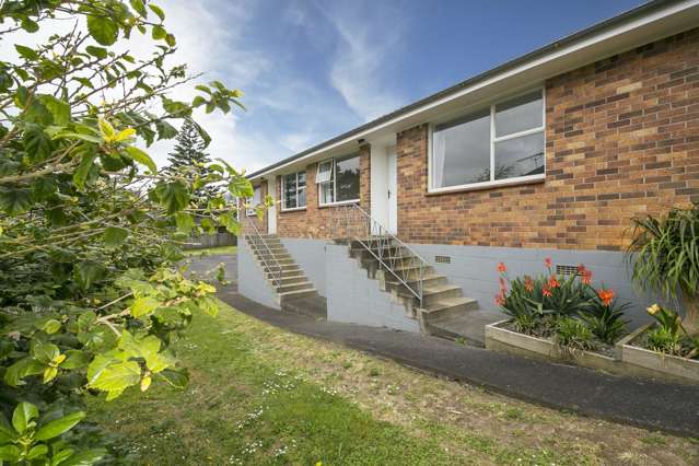 2/24 Alcock Street Mount Wellington_1