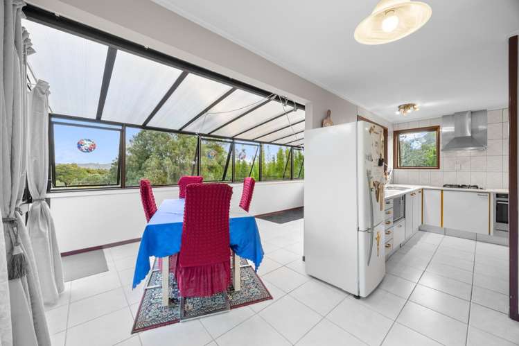 274 Forest Hill Road Waiatarua_10