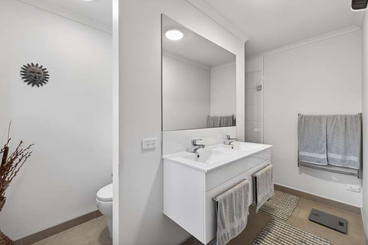 39 Oregon Place Burwood_13