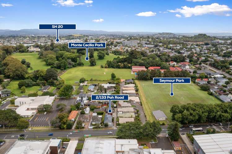 2/133 Pah Road Royal Oak_15