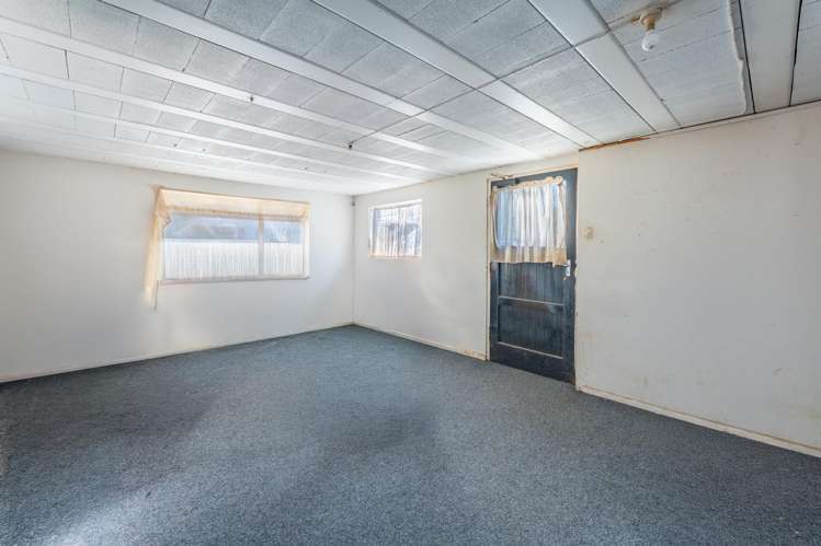 18 Maltby Avenue West End_24