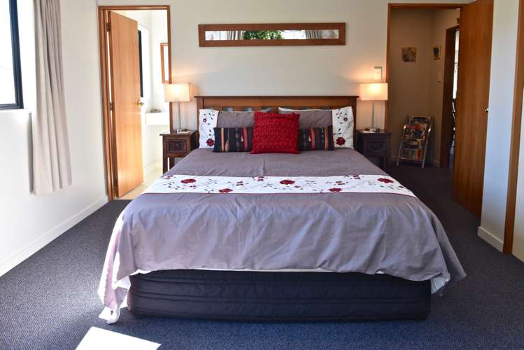 13 Penlington Place Akaroa_17