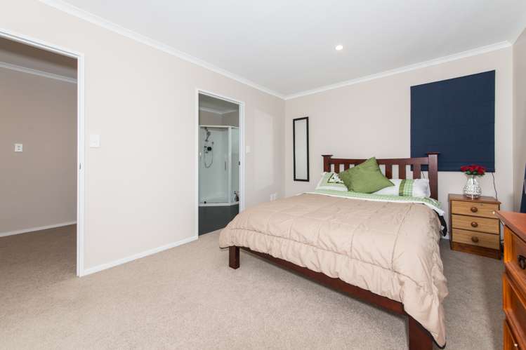 1 Waitoro Lane Henderson_16