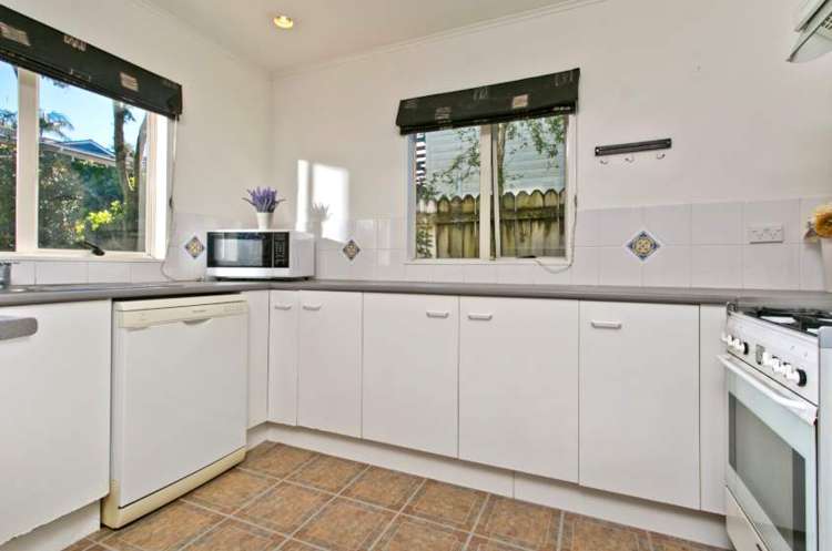 1a/66 Seaview Road Glenfield_8