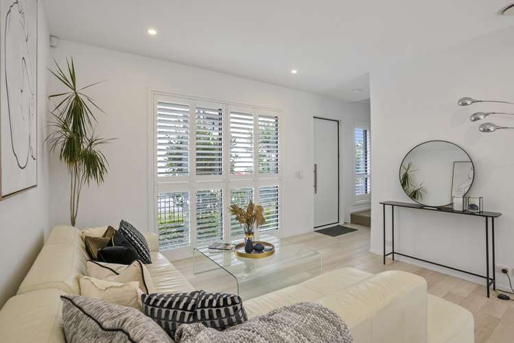 6 Kimiora Street Three Kings_4