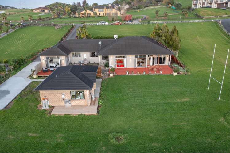 520 Redoubt Road Flat Bush_0