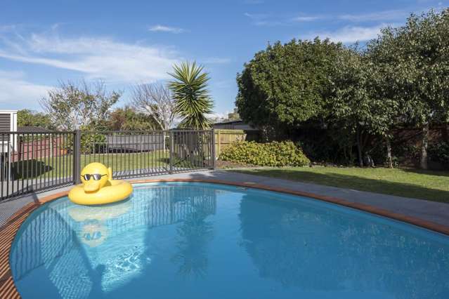 24 Lexington Drive Botany Downs_1