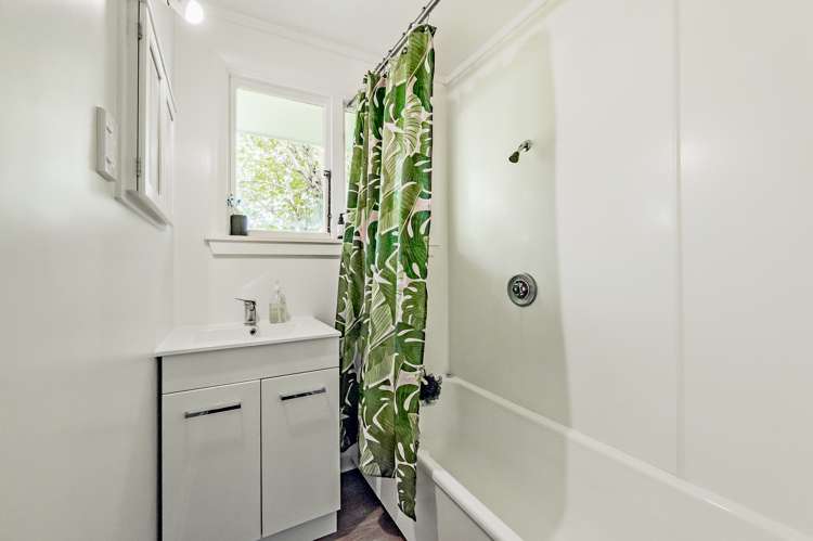 77 Gordon Street Southbridge_14