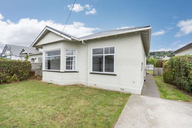 Easy St Clair living, close to everything you need