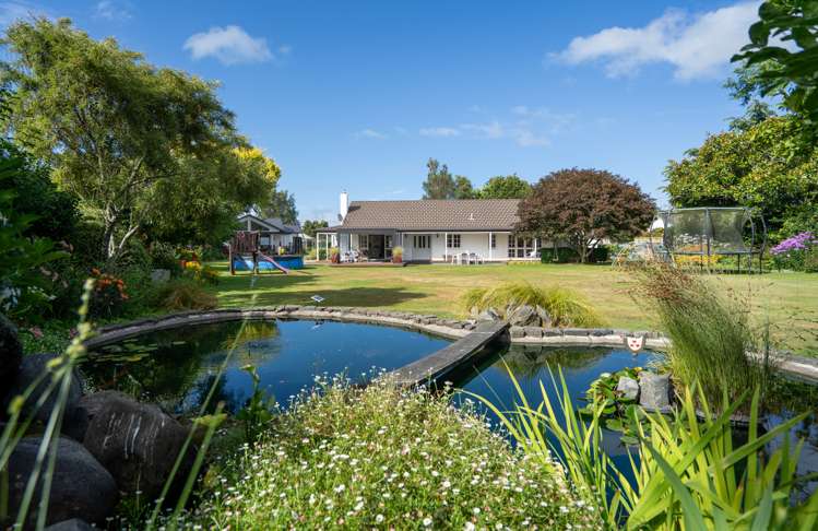 16 Cowley Drive Leamington_34