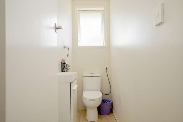 52 Robertson Road Mangere East_16