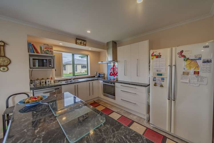 7 Gregory Grove Clive_12