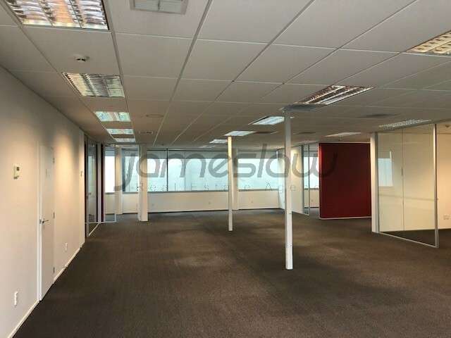 Popular Triton Drive Office with 6 Car Parks