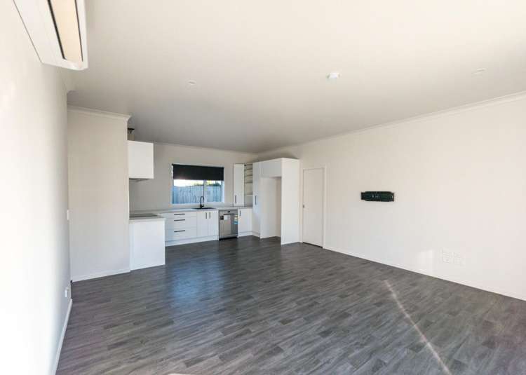 112A Fairfield Road 10458_1