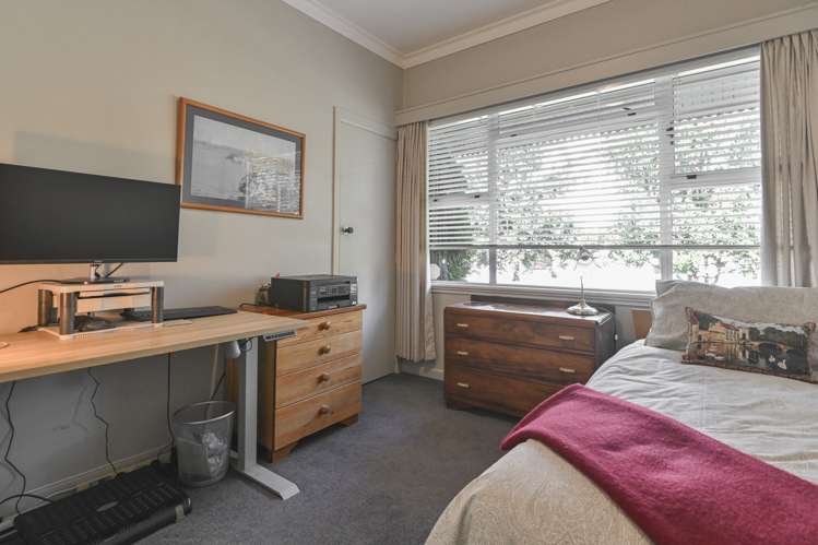 571 Lyndhurst Road Frimley_17